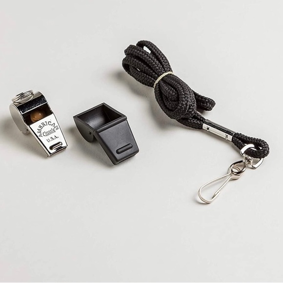 The American Spirit Solid Brass Whistle Safe-T-Tip & Lanyard New in Package - Picture 3 of 7